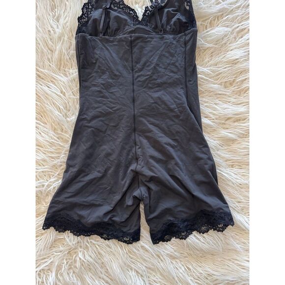 Skims Fits Everybody Lace Triangle Onesie Onyx Size Medium - Picture 10 of 12